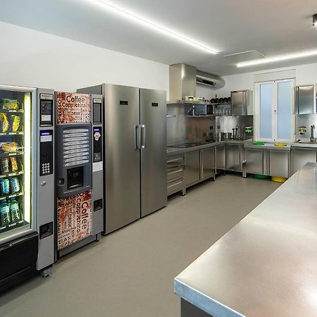 Bulezen Urban Hostel Понтеведра Екстер'єр фото