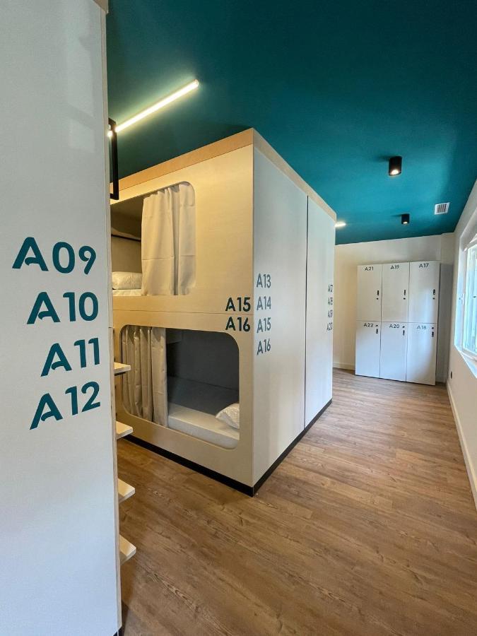 Bulezen Urban Hostel Понтеведра Екстер'єр фото
