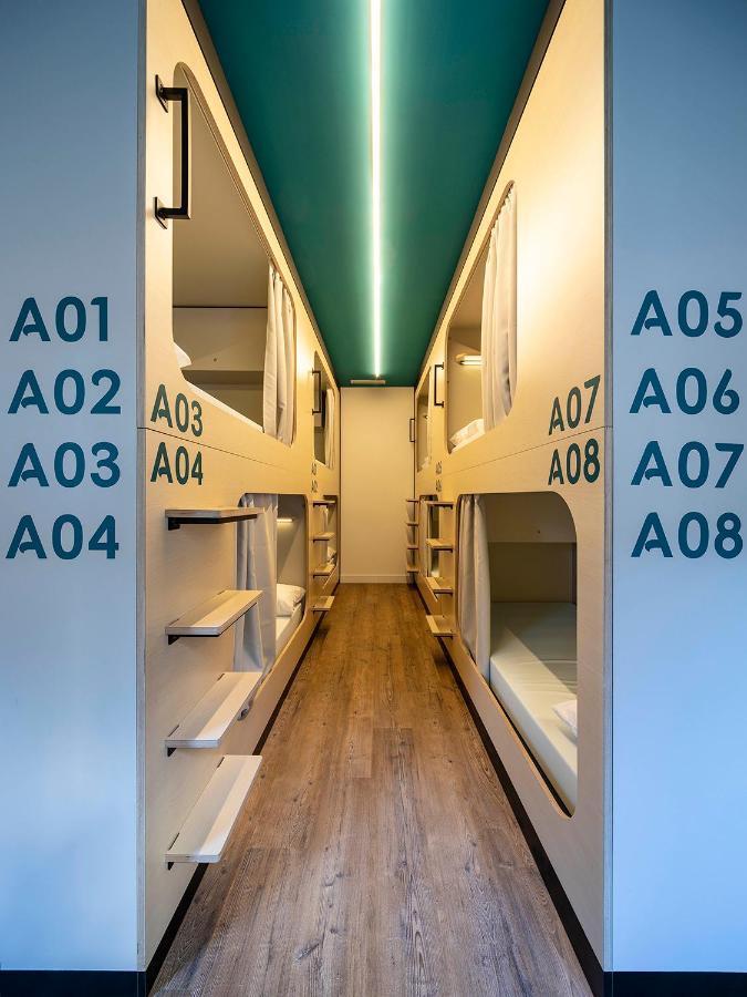 Bulezen Urban Hostel Понтеведра Екстер'єр фото