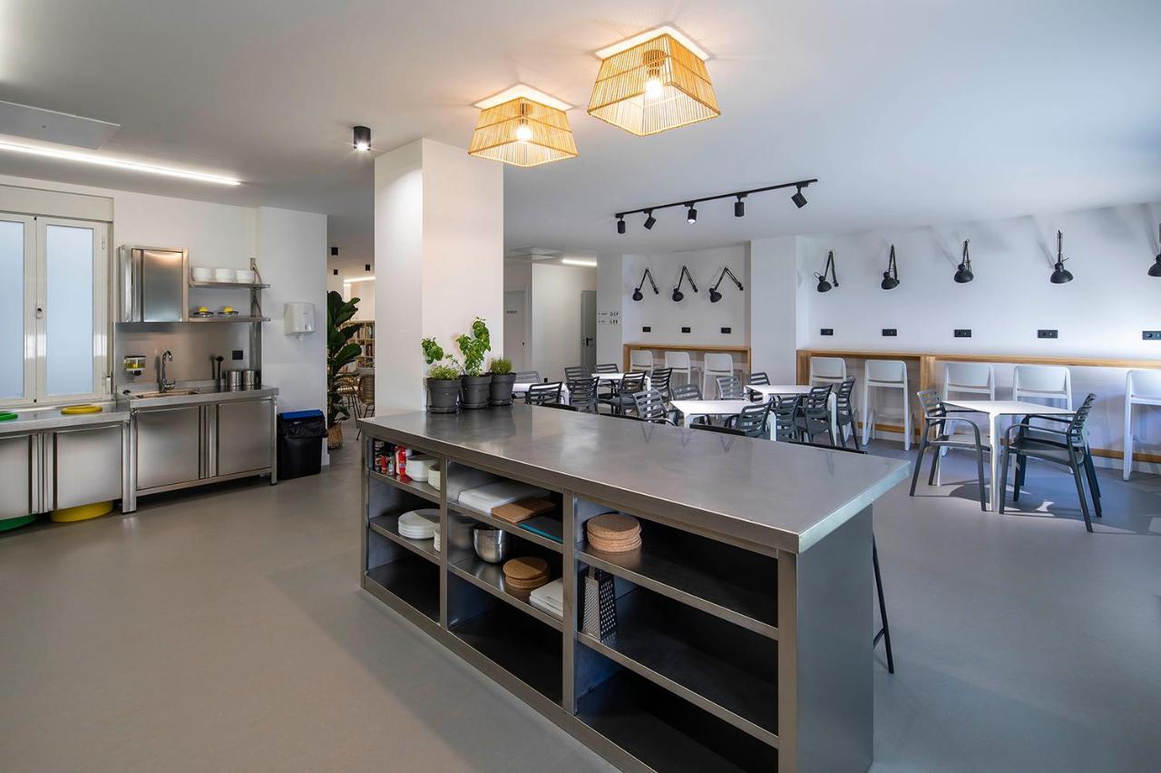 Bulezen Urban Hostel Понтеведра Екстер'єр фото