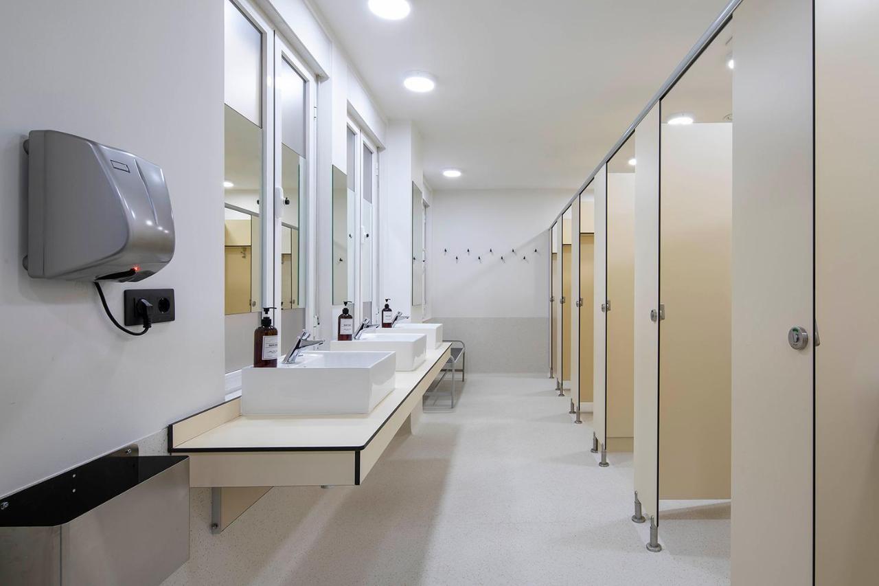 Bulezen Urban Hostel Понтеведра Екстер'єр фото
