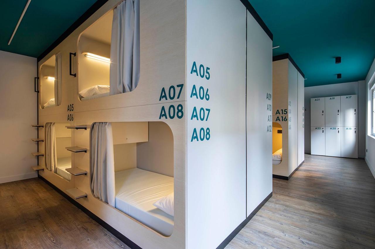 Bulezen Urban Hostel Понтеведра Екстер'єр фото