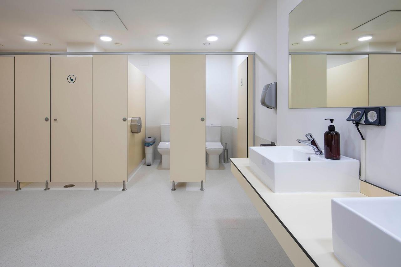 Bulezen Urban Hostel Понтеведра Екстер'єр фото