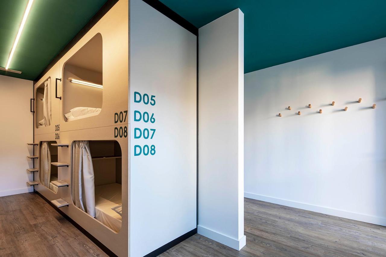 Bulezen Urban Hostel Понтеведра Екстер'єр фото